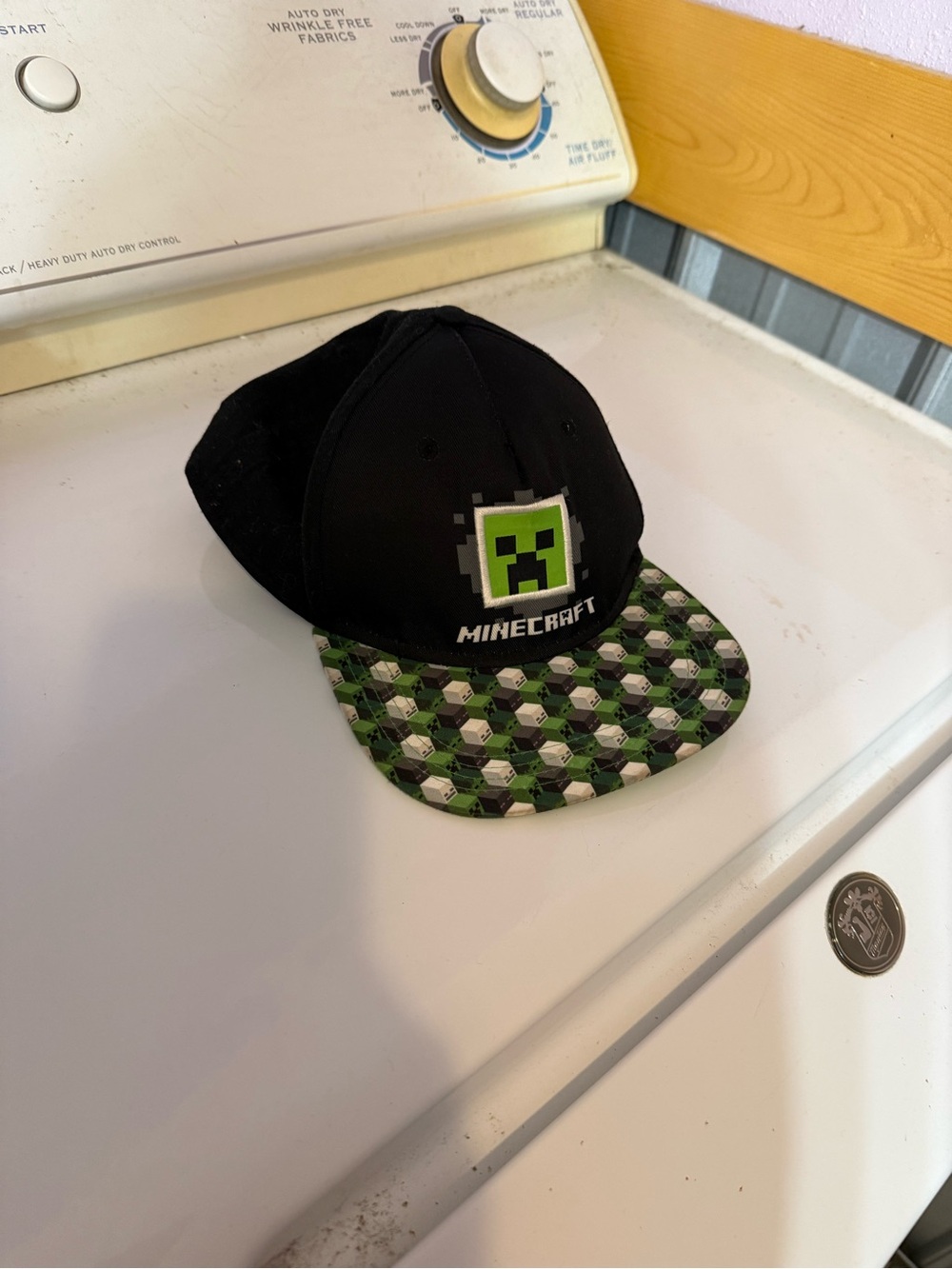 Minecraft Kids Black & Green Creeper Snapback Hat